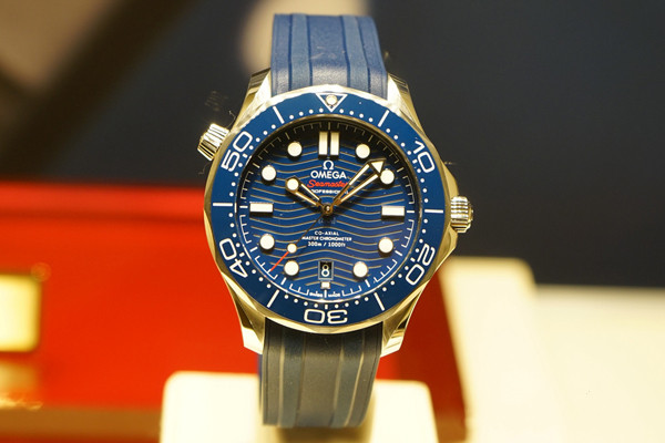 怎么分辨欧米茄海马的真假,怎么分辨欧米茄海马300是不是全套