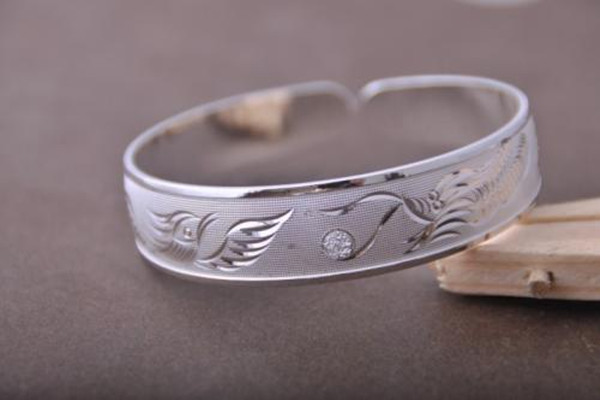 万足银手镯多少钱一克,万足银手镯多少钱一克2020 万足银手镯多少钱一克,万足银手镯多少钱一克2020