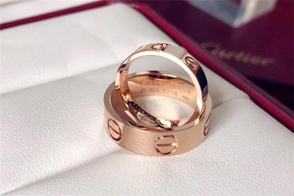 钻戒对戒都要买吗,对戒和钻戒都要买吗知乎