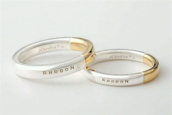 对戒怎么戴男左女右还是什么,对戒怎么戴法