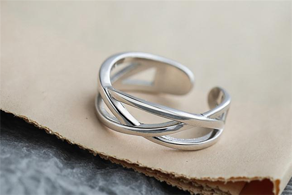 结婚的人能戴尾戒吗,结婚了可以戴尾戒吗