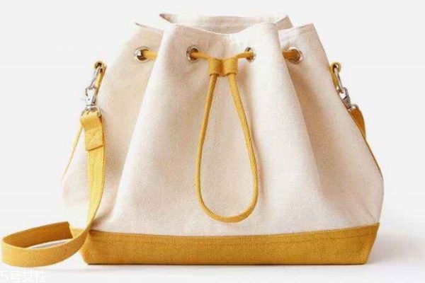 帆布包用什么洗,买回来的帆布包要不要洗一下 帆布包用什么洗,买回来的帆布包要不要洗一下