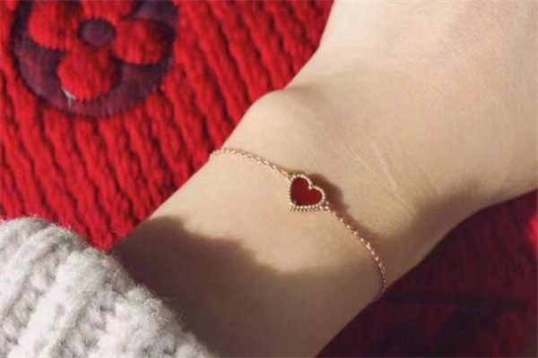 梵克雅宝爱心项链,梵克雅宝爱心手链价格 梵克雅宝爱心项链,梵克雅宝爱心手链价格