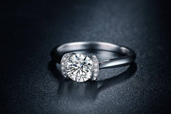 裸钻怎么选,裸钻在哪里买比较好 裸钻怎么选,裸钻在哪里买比较好