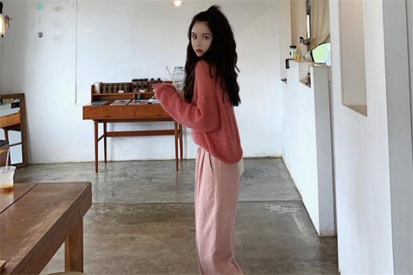 粉色马海毛毛衣搭配图,粉色马海毛毛衣搭配