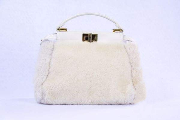 今年流行的迷你小包,世界上最简单的迷你包包 今年流行的迷你小包,世界上最简单的迷你包包