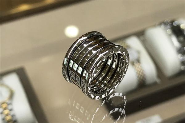 宝格丽弹簧戒指是什么材质,宝格丽弹簧戒指图片
