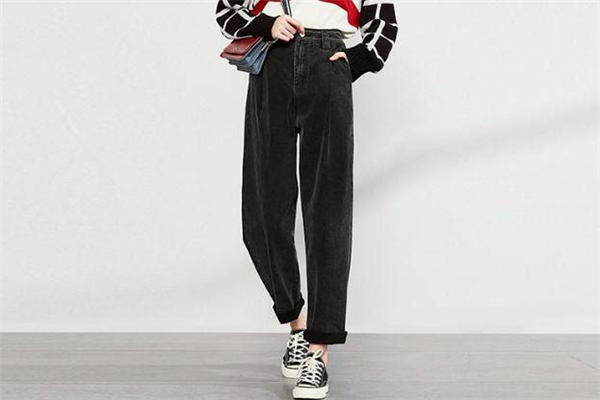 高腰直筒裤怎么配上衣,高腰直筒裤适合什么人穿