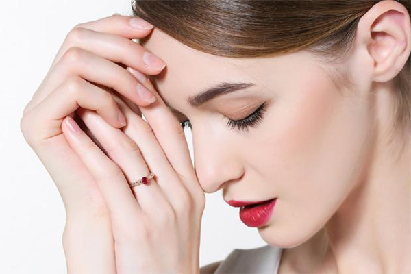 enzo和周大福哪个好,周大福和enzo