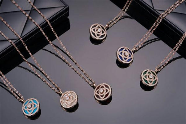 戴比尔斯比得上卡地亚吗,戴比尔斯和卡地亚哪个好