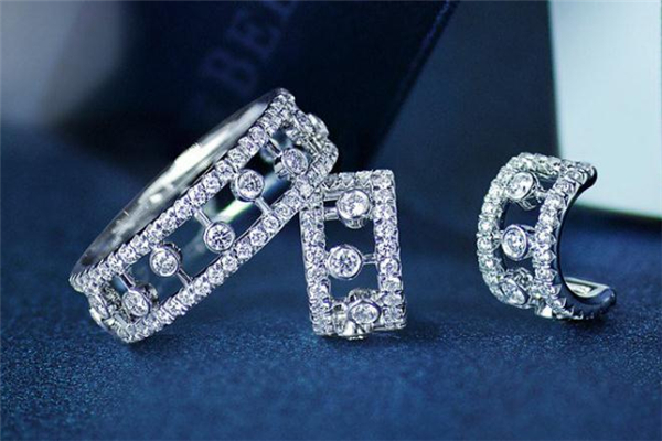 戴比尔斯是奢侈品吗,戴比尔斯什么档次