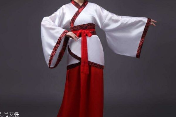 唐装可以平时穿吗,穿唐装有什么讲究