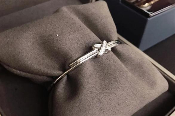 尚美巴黎手链,尚美liens戒指寓意