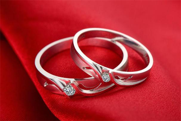 金至尊钻戒可以回收吗,金至尊钻戒可以以旧换新吗