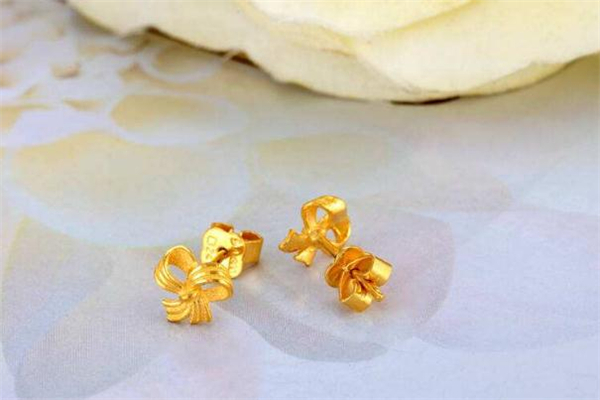 金至尊黄金价格今日金价,黄金价格影响最大因素