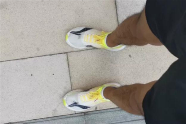 李宁飞电跑鞋测评,李宁飞电适合一般跑者吗?