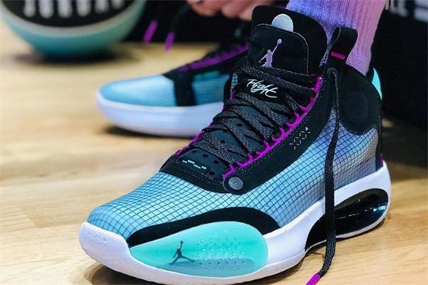 aj34挤脚趾,aj34脚背高能穿吗