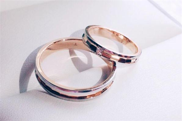 是谢瑞麟好还是周六福好,六福和谢瑞麟哪家好