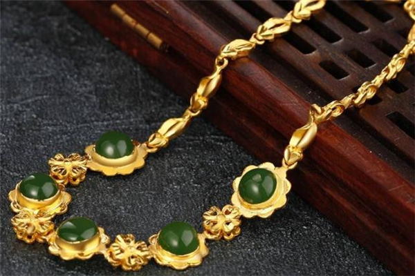 金镶玉手链的寓意,金镶玉手链的寓意美句