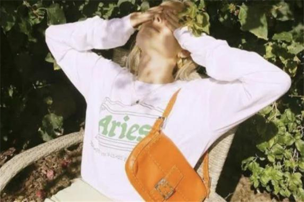 腋下包什么牌子好看,腋下包什么牌子好