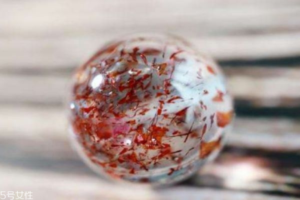 草莓晶佩戴好处和禁忌,女生佩戴草莓晶的禁忌有哪些