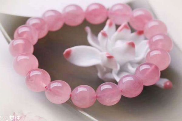 桃花石的功效,什么是桃花石