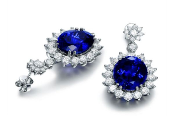 坦桑石适合什么人戴,坦桑石吊坠