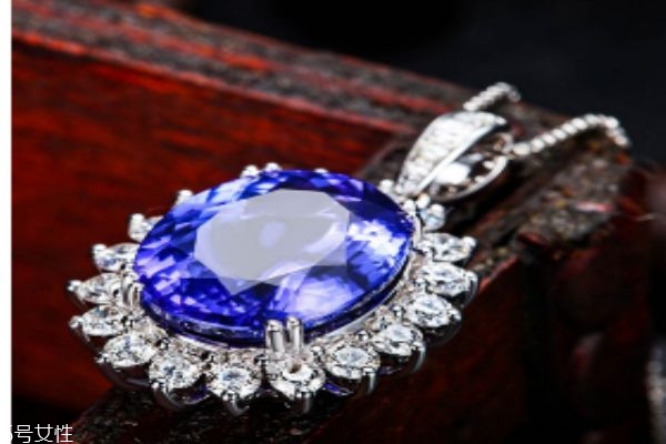 坦桑石功效和作用是什么,坦桑石的功效和作用点