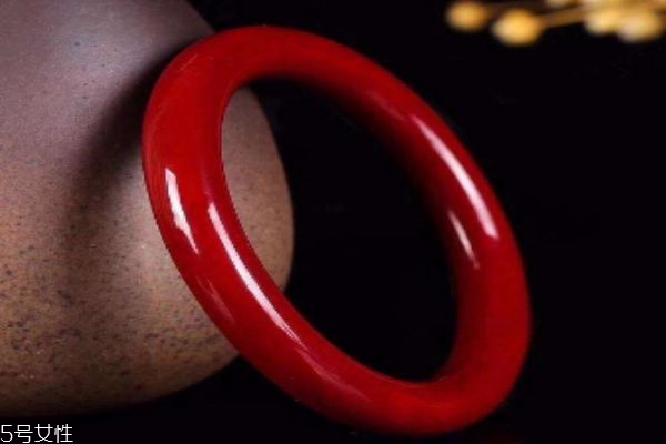 红珊瑚手镯有什么好处,珊瑚手镯的功效和作用 红珊瑚手镯有什么好处,珊瑚手镯的功效和作用