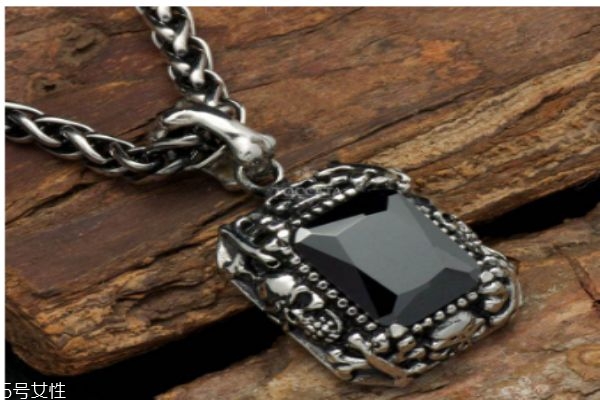 黑色宝石有哪些,黑色的宝石有哪些品种