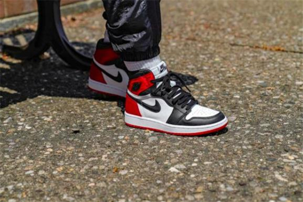 aj1黑脚趾丝绸值得入手吗,aj红丝绸和黑脚趾区别