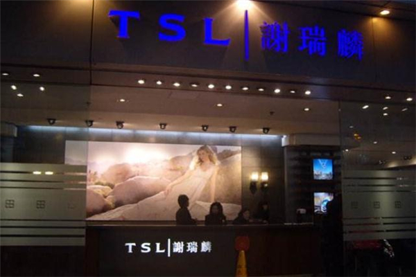 谢瑞麟和老凤祥是什么档次的,谢瑞麟属于什么档次的品牌 谢瑞麟和老凤祥是什么档次的,谢瑞麟属于什么档次的品牌