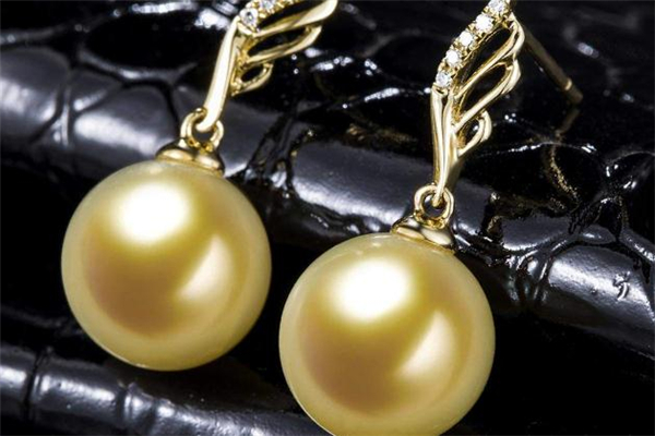 金珍珠是怎么形成的,珍珠中的金珠是怎么形成的?