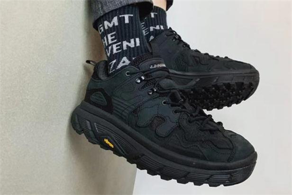 李宁重燃2020ace搭配裤子,李宁重燃2020ace限量