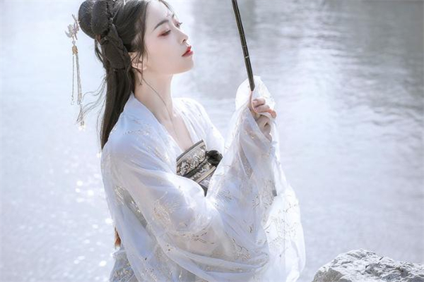 汉服山正真的很重要吗,原创汉服是山的还是正的