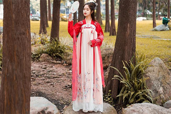 汉服齐胸襦裙怎么穿不会掉,汉服齐胸襦裙怎么穿不会掉视频 汉服齐胸襦裙怎么穿不会掉,汉服齐胸襦裙怎么穿不会掉视频