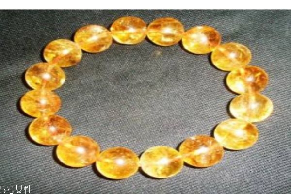 黄发晶的寓意是什么,黄水晶发晶是什么意思 黄发晶的寓意是什么,黄水晶发晶是什么意思