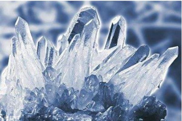 天然水晶和人造水晶的区别,纯天然水晶和人造水晶的区别