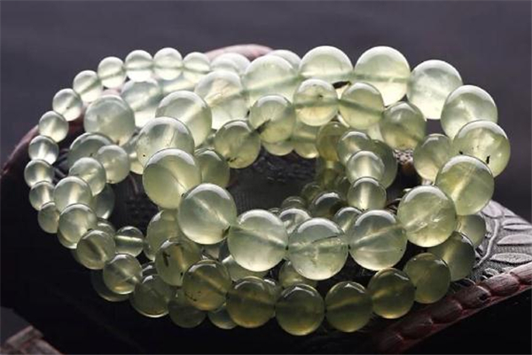 葡萄石的寓意和象征,葡萄石的寓意是什么意思