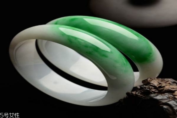 翡翠有什么作用呢,翡翠有什么用处