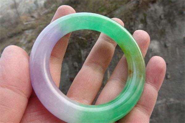 三色翡翠有收藏价值吗,三色翡翠值钱吗 三色翡翠有收藏价值吗,三色翡翠值钱吗