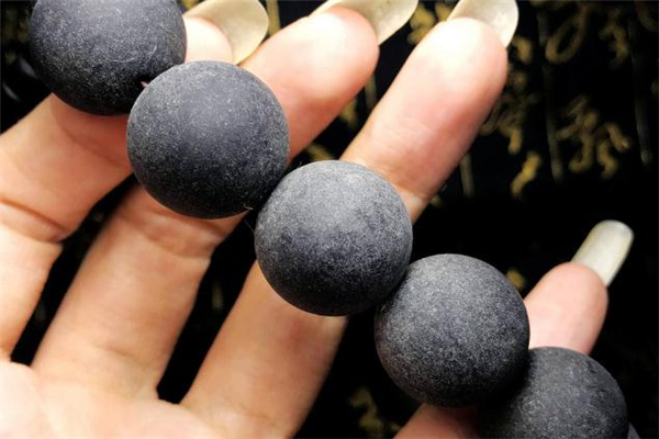 药珀是人工合成的吗,药珀是天然的还是合成的