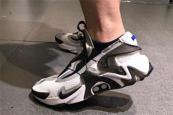 nike adapt huarache,nike adapt怎么使用