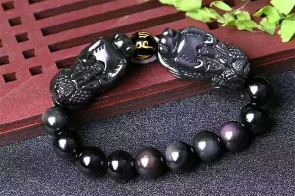 黑曜石带彩虹眼的好还是不带的好,彩虹眼黑曜石和金曜石哪个好 黑曜石带彩虹眼的好还是不带的好,彩虹眼黑曜石和金曜石哪个好