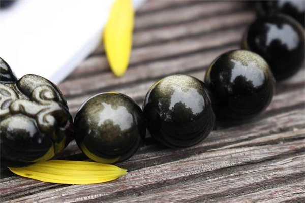 金曜石佩戴禁忌,金曜石项链佩戴禁忌