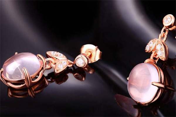 芙蓉石的寓意和象征着?,芙蓉石的寓意和象征