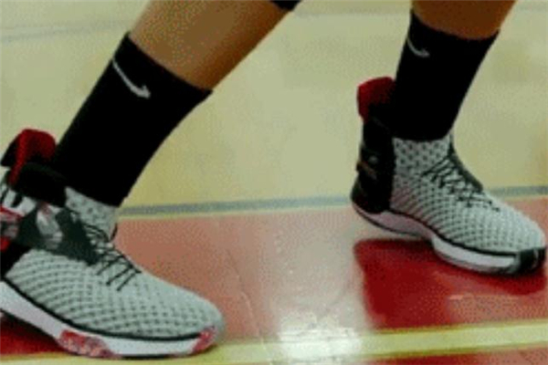 耐克AIR ZOOM UNVRS,air zoom篮球鞋