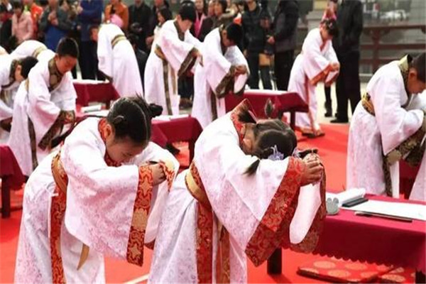 汉服怎么晾晒,汉服怎么晾晒不变形