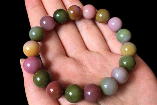 盐源玛瑙如何盘玩,盐源玛瑙如何盘玩出色