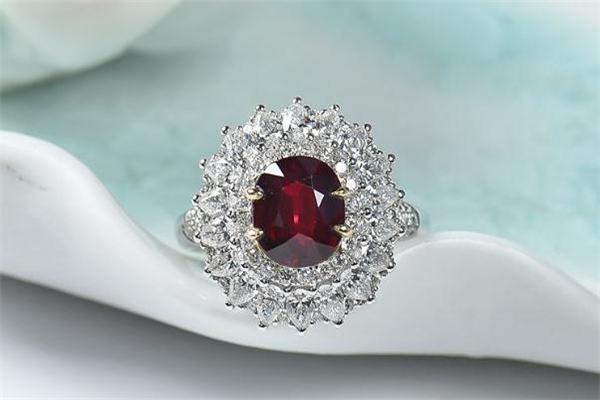 红碧玺和红宝石的区别,蓝宝石和钻石哪个贵